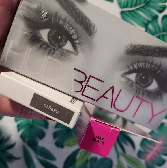 BNIB Eye Makeup Bundle - Picture 2 of 3